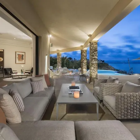 Water's Edge Lodge Saint-Tropez
